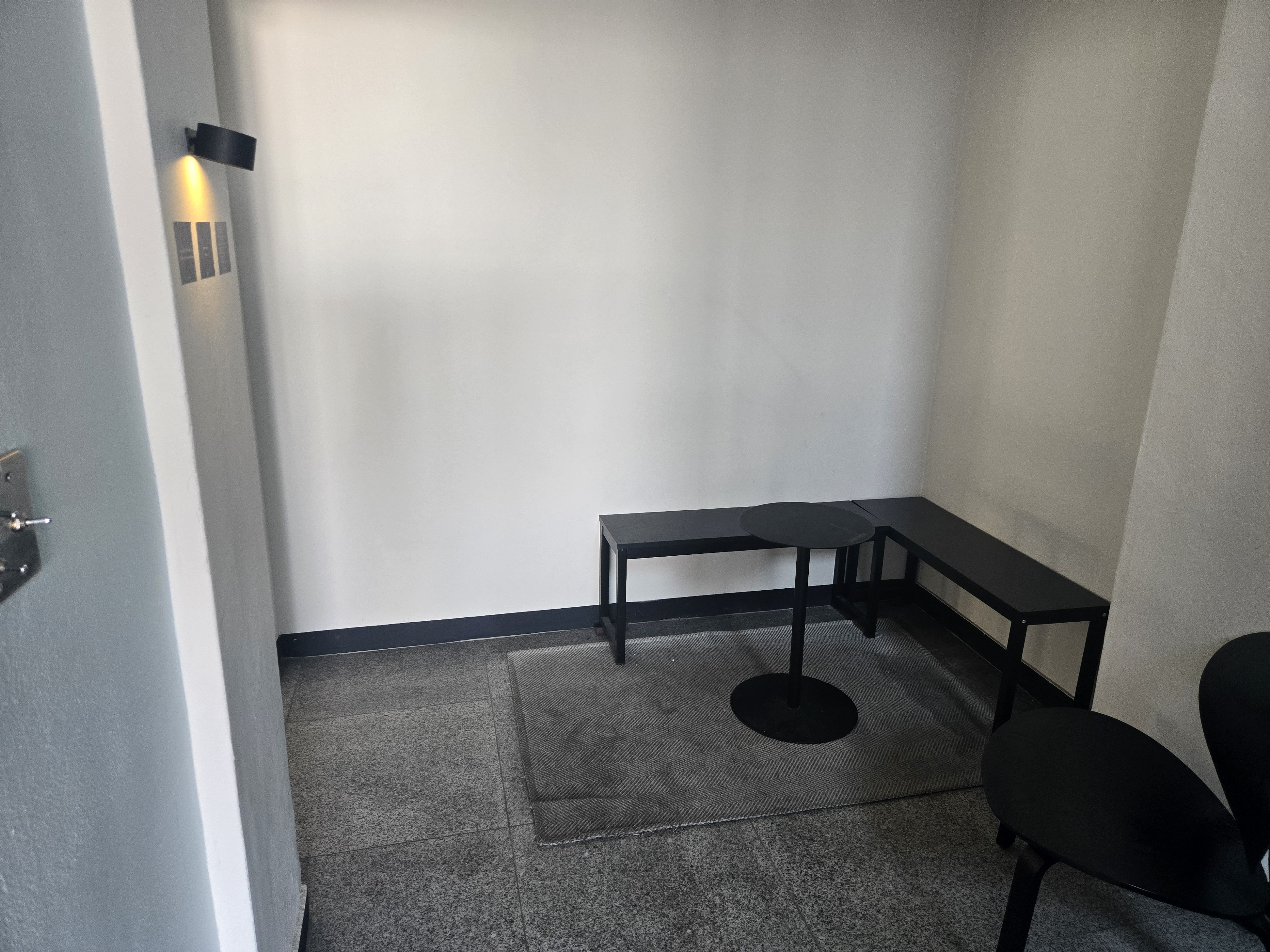 카페 텀어스 대기공간