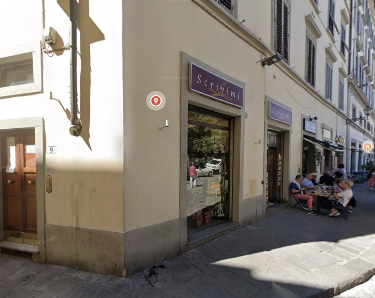 이탈리아-피렌체-기념품-선물-편집숍-쇼핑-갈만한곳-가게-입구