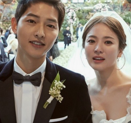 공개연애로 화제가 된 인기연예인들 TOP 5