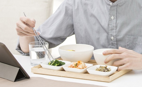 뱃살 빼는 최고의 방법: 소식