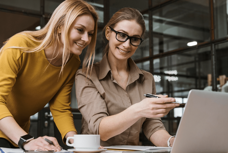 AI가 대체할 직업 vs. 인간이 필수적인 직업: 변화하는 노동 시장 전망