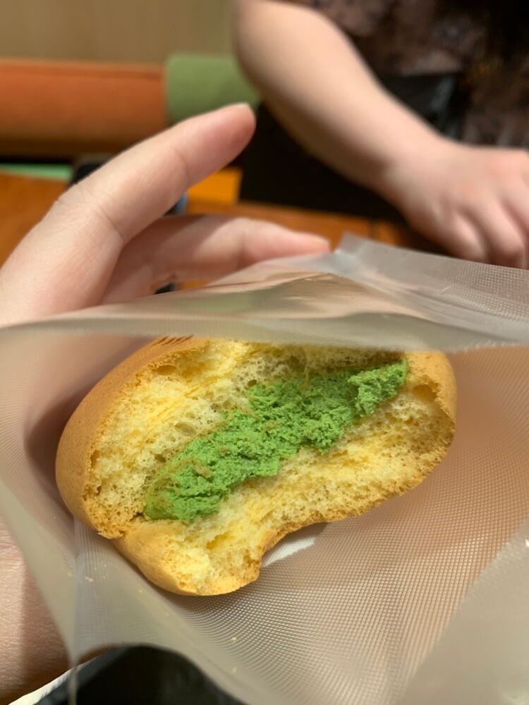 말차 케이크 단면