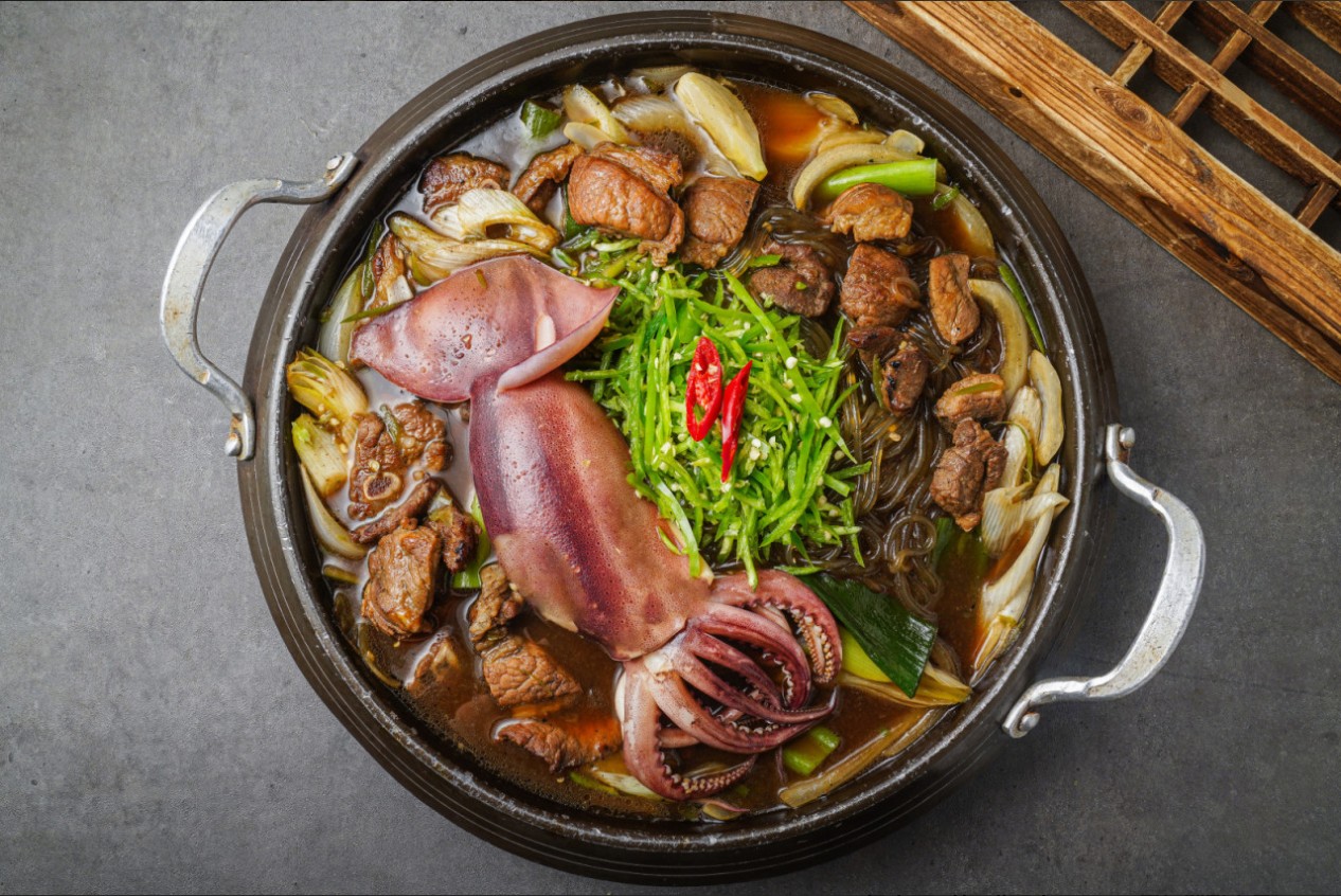 을지로 맛집 추천 ❘ 오징어불갈비찜의 매력과 재방문율 높은 이유