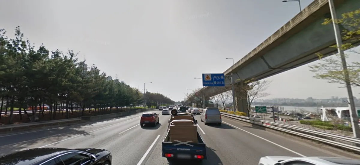 자동차-도로-4차선-직선도로-성산대교