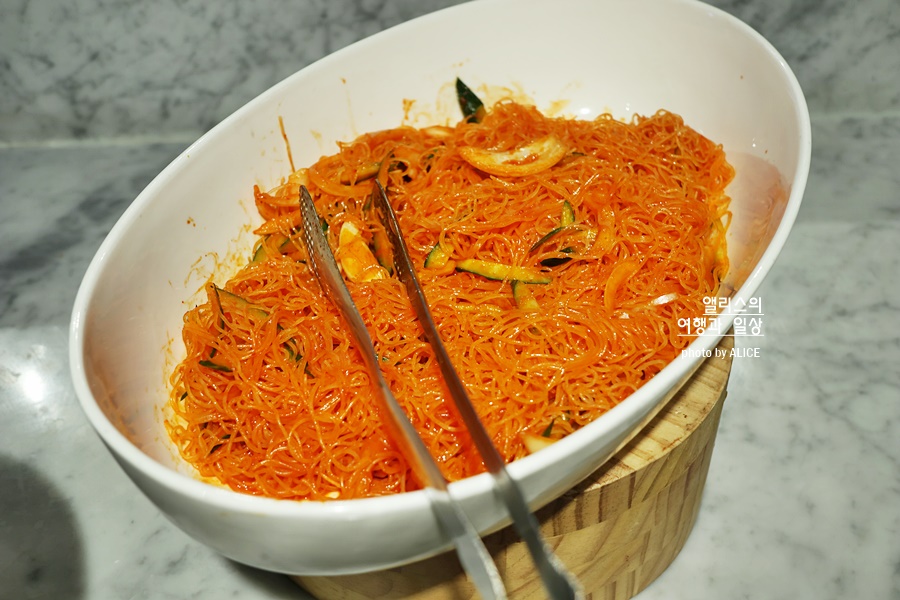 2023 빕스 딸기 퍼레이드 런치 솔직 후기 + 90% 할인쿠폰 샐러드바 가격