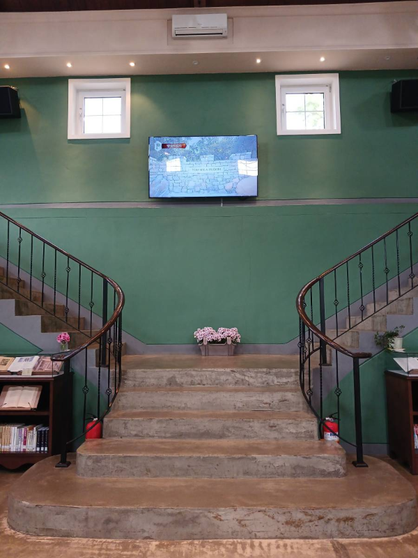 미궁카페 2층계단