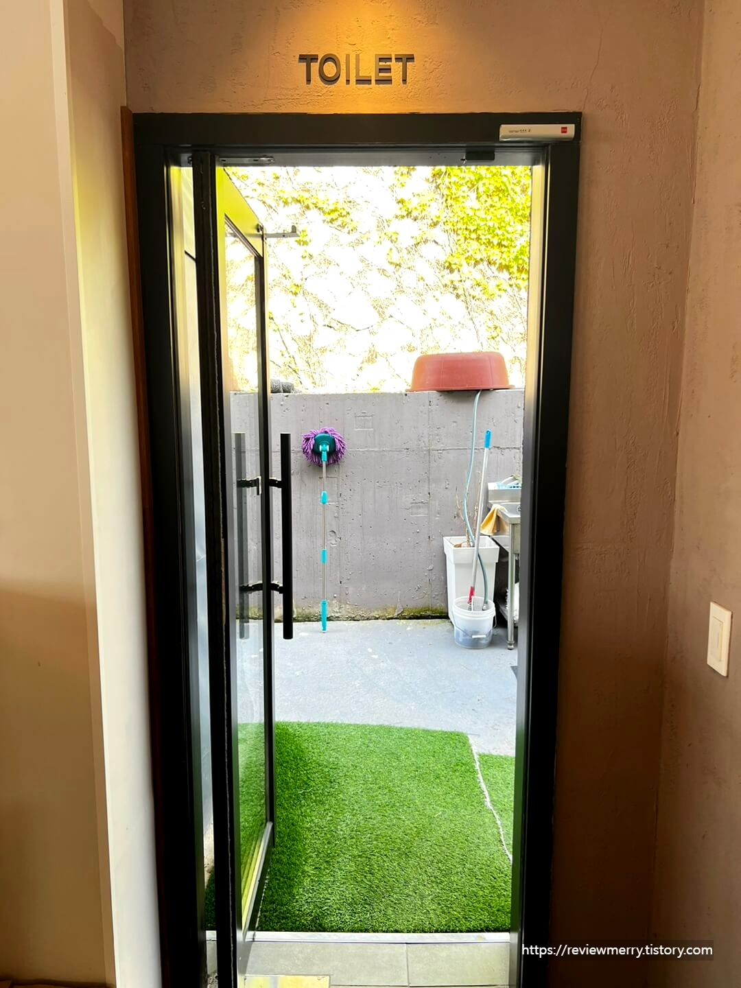 화장실 가는 길