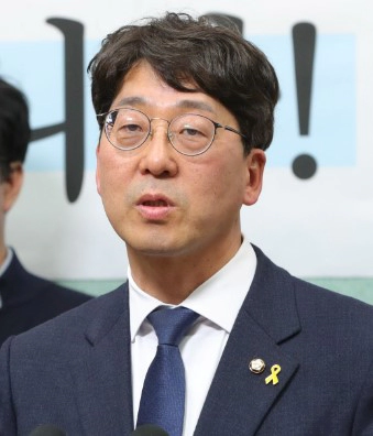 강성희 진보당 의원 윤석열 경호원 입틀막 제지 영상