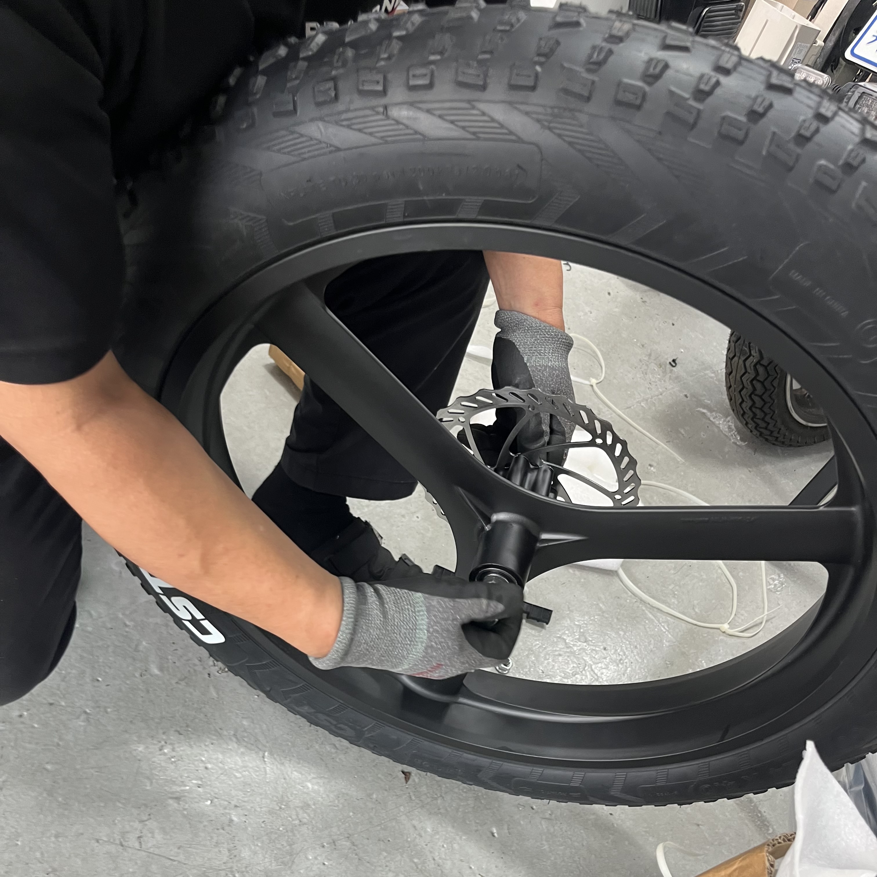 수원 전기자전거 판매점: AU테크 스카닉 F100 팻바이크 조립-모빌리티솔루션 수원 전동자전거 매장