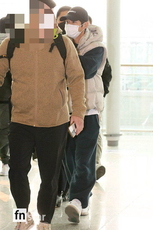 송중기공항패션