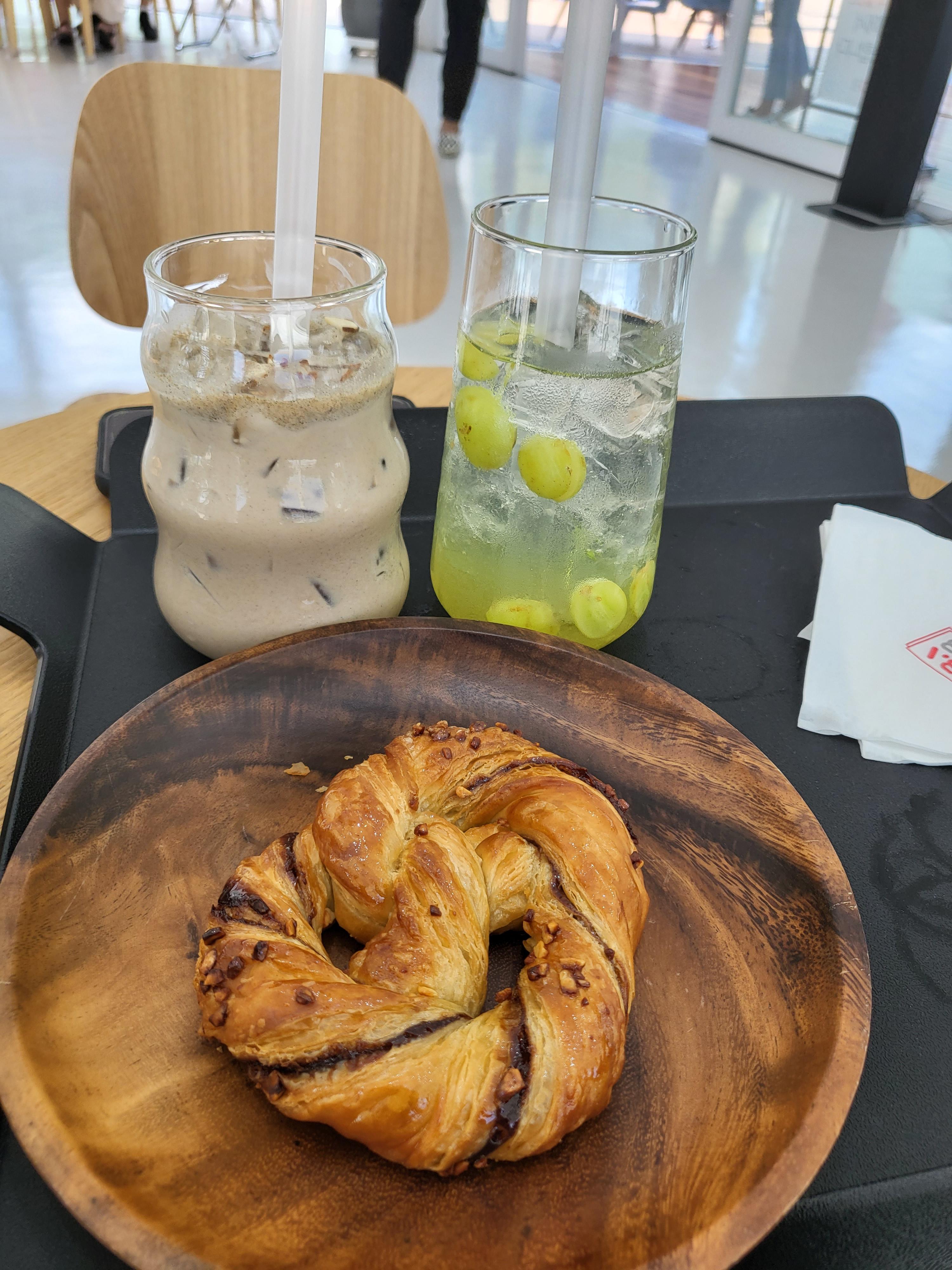 여수BAO3카페 음료와 디저트