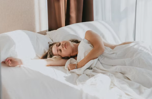 노년기 수면 변화와 대처법 (부모님 수면 관리 팁)