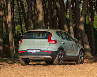 볼보 XC40 세이지 그린 에디션 후면