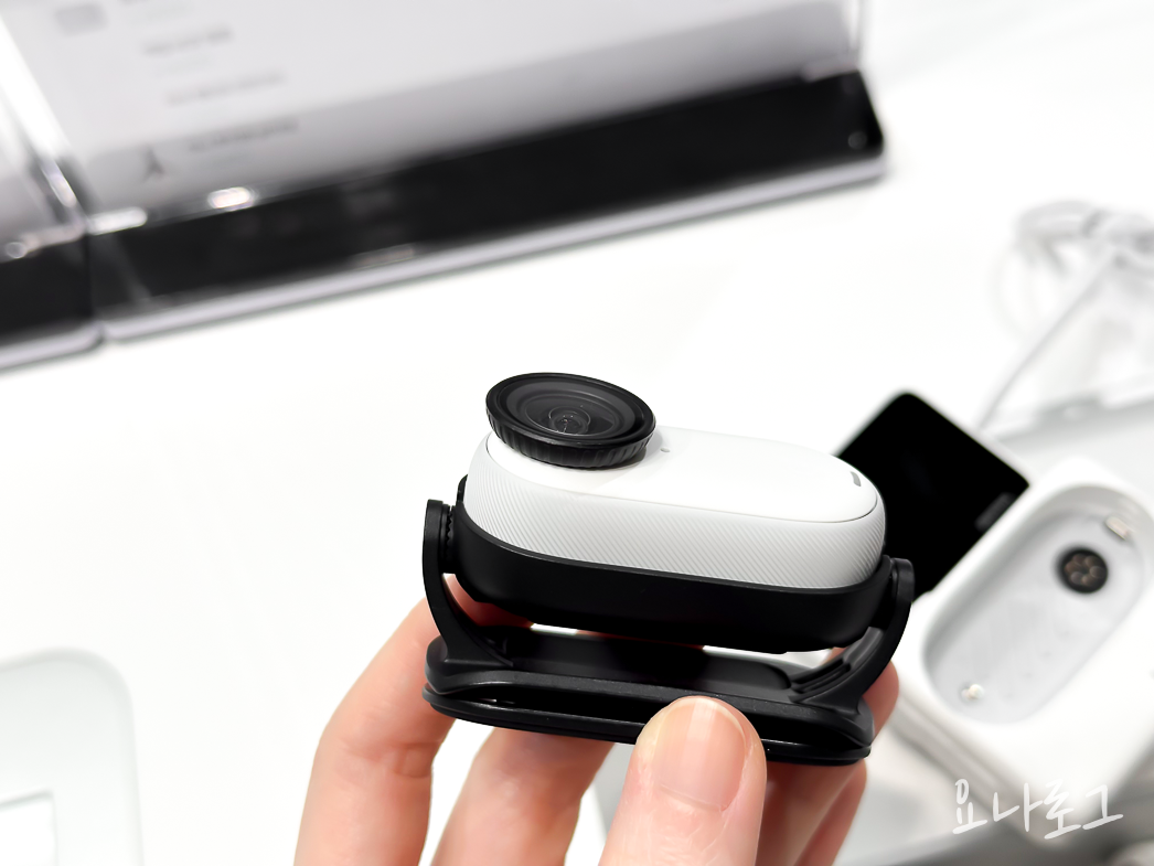 insta360 GO3S instaGO3S 액션캠 액션캠추천 브이로그 브이로그카메라 브이로그카메라추천 카메라 카메라추천 현대백화점 판교현대백화점 여행준비 인스타360 대학생선물 선물추천 여자친구선물 남자친구선물