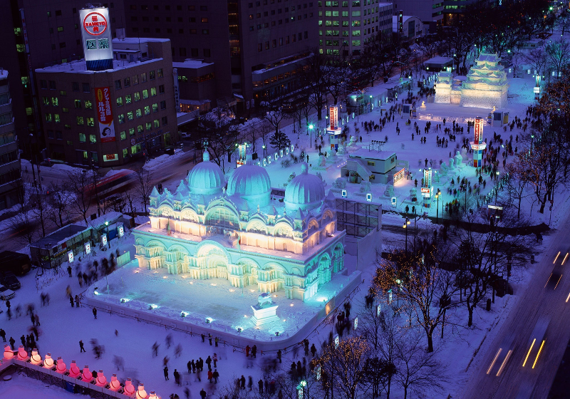 삿포로 눈축제 행사장 야경