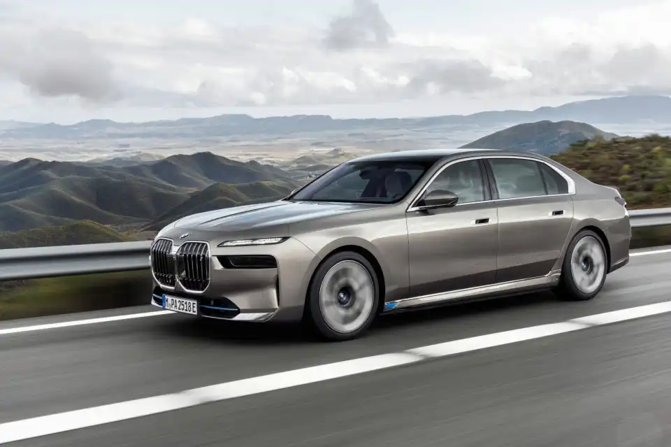 2023 BMW 뉴 7시리즈 옵션 가격 실구매가 모의견적 제원 옵션 카탈로그 가격표 디자인 실내 트렁크 색상 총정리