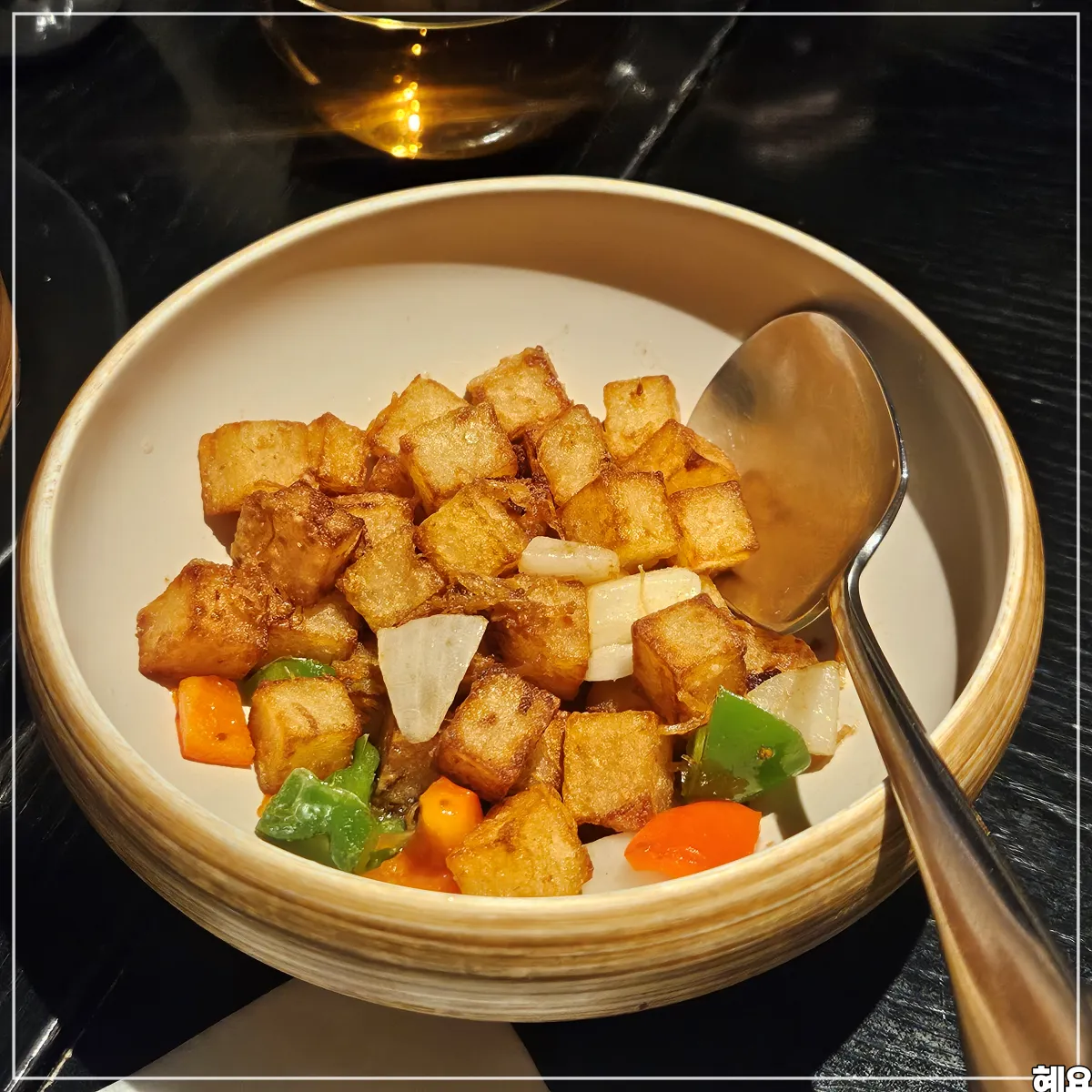 압구정-골드피쉬딤섬퀴진-무떡볶음