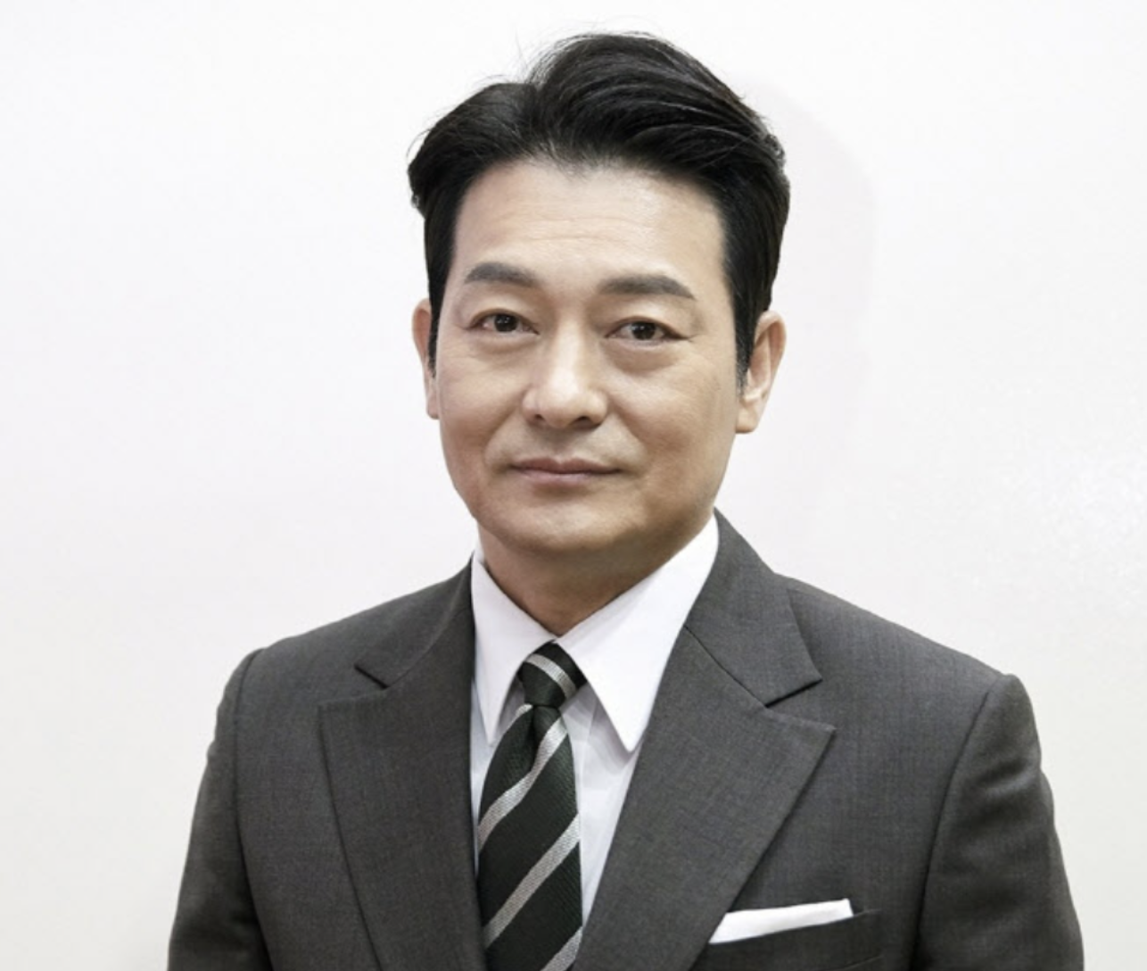 조성하 수트