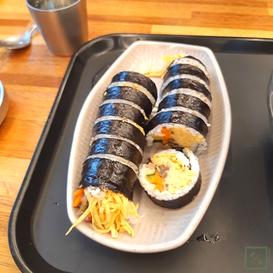 김밥 사진 입니다.