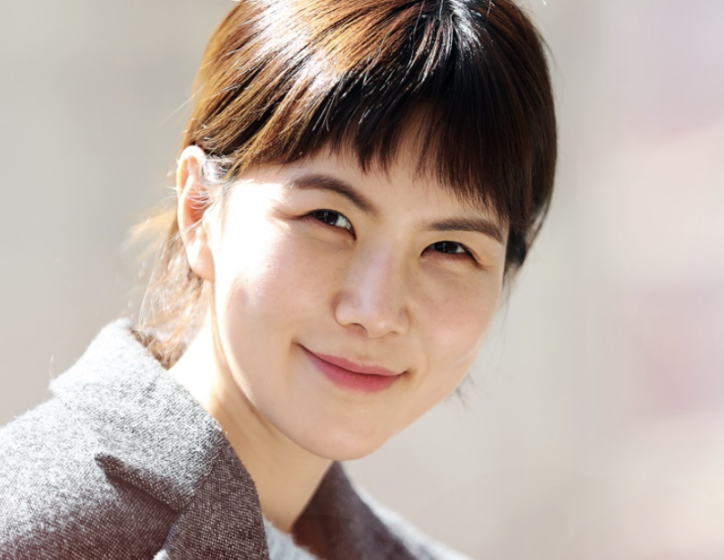 공민정 미소