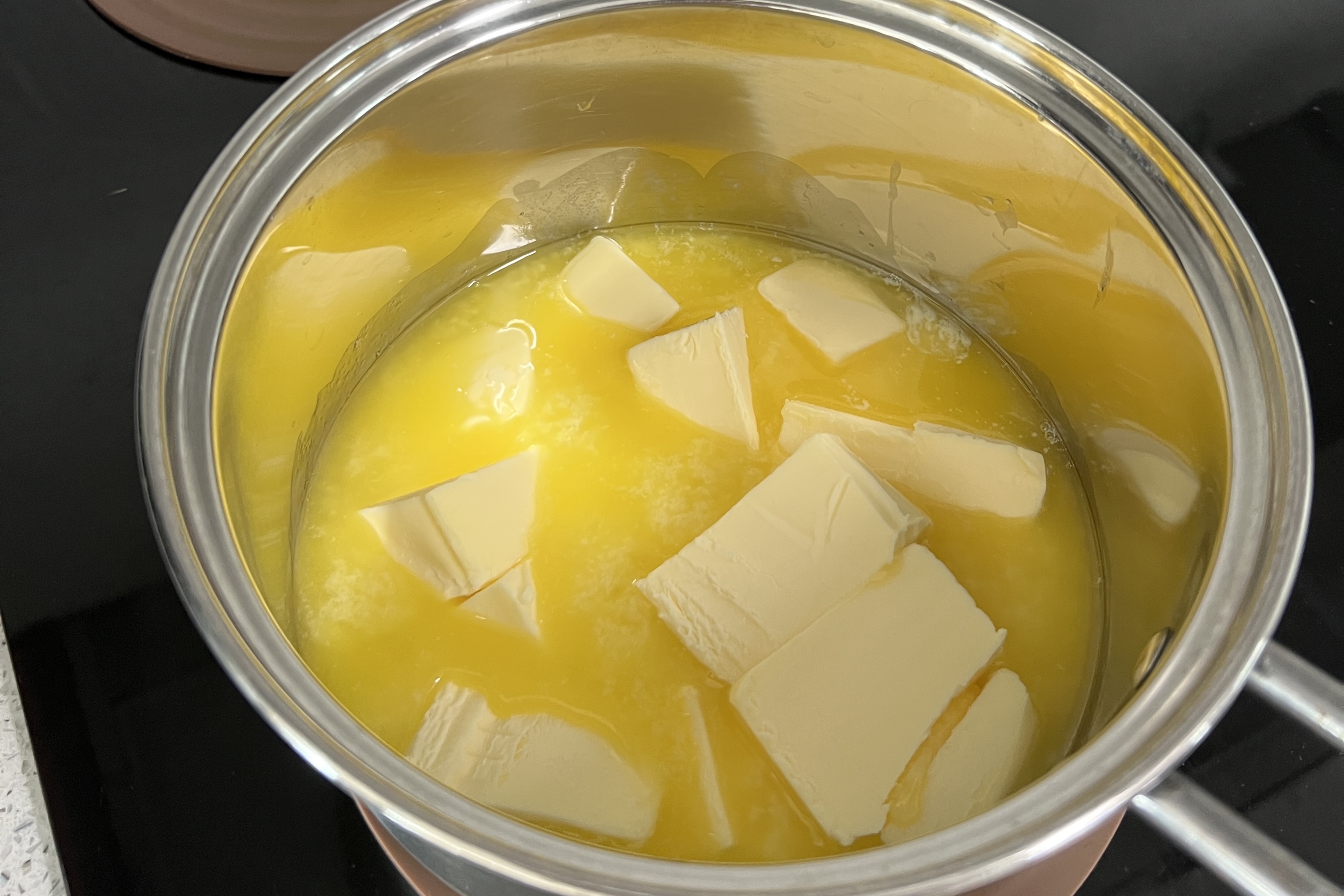 휘낭시에 만들기 재료 녹인 버터