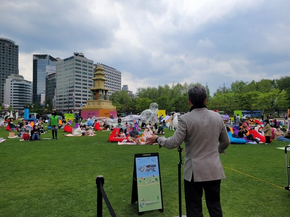 2. 서울거리공연 구석구석 라이브 (Seoul Street Performances Everywhere)