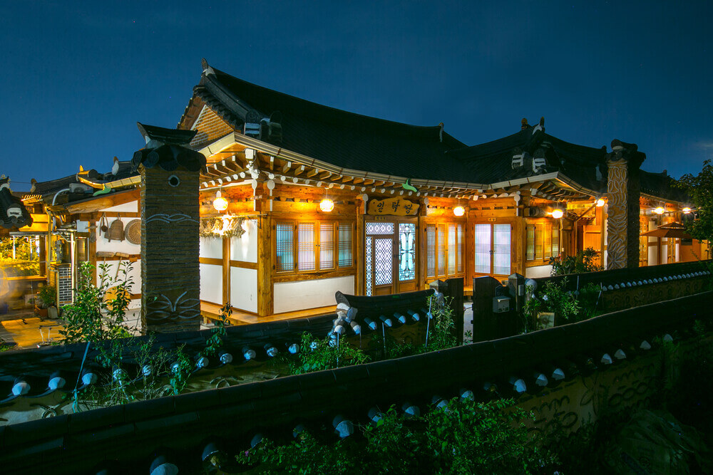 전주 한옥마을 여행 완벽 가이드: 감성과 전통의 공존/ 전주 한옥마을 입장료&amp;#44; 운영시간&amp;#44; 주차 정보 등