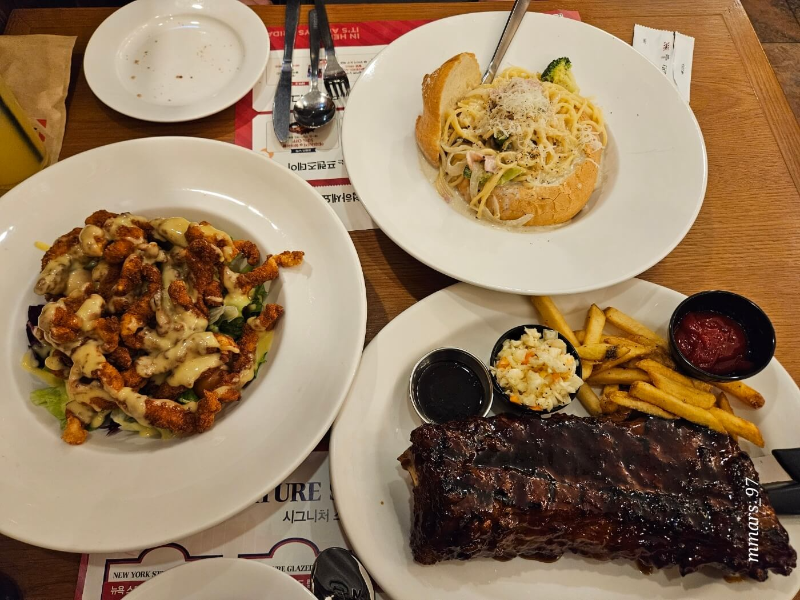 수원 롯데몰 프라이데이