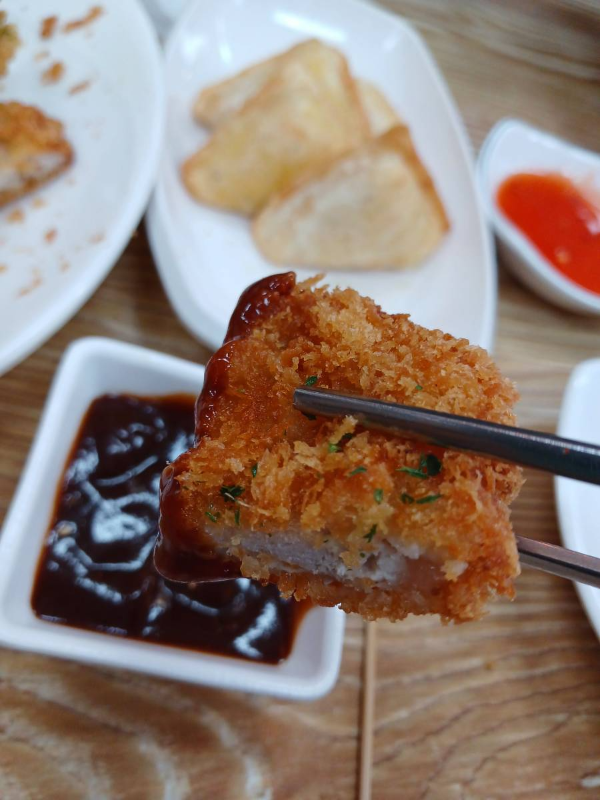 망향비빔 돈까스 소스찍다