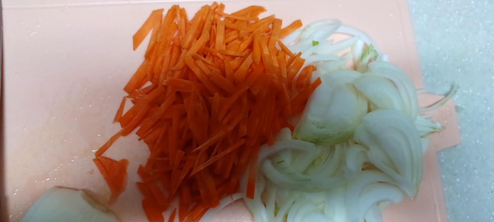 당근과 양파 채썰기