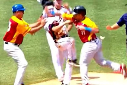 김두현 베네수엘라 벤클 주먹다짐 이유 영상