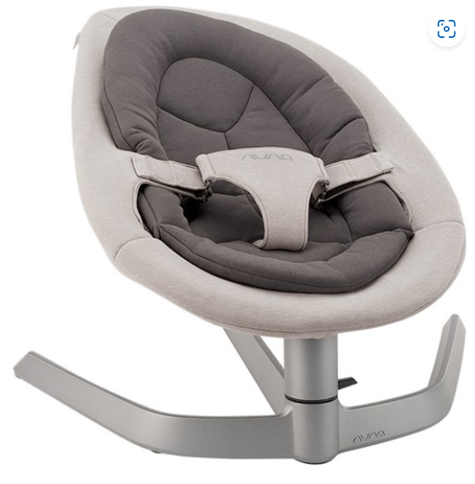 뉴나바운서. 발로 살짝 밀어주면 계속 움직이거나 또는 자동으로 좌우로 움직이는 모델이 있어요.