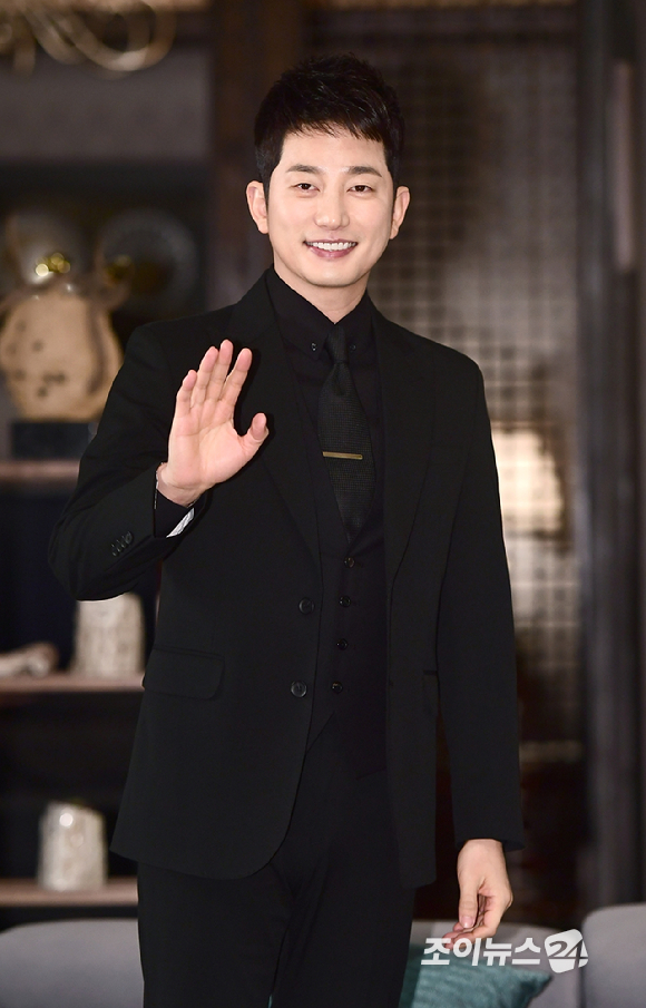 박시후가 TV CHOSUN 특별기획 '바벨' 현장공개에 참석해 사진 촬영을 하고 있다. [사진=정소희 기자]