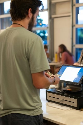 근로자의 날 유급휴일