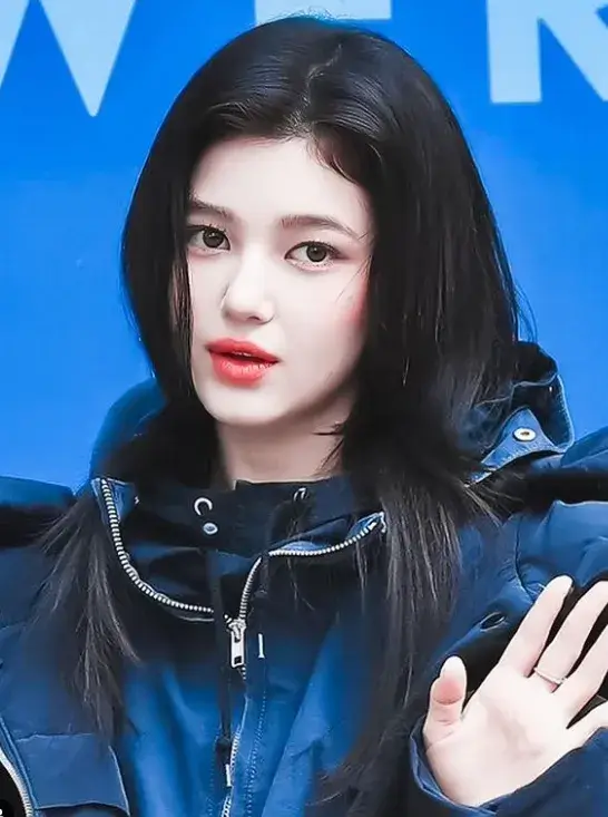 뉴진스 다니엘 사과