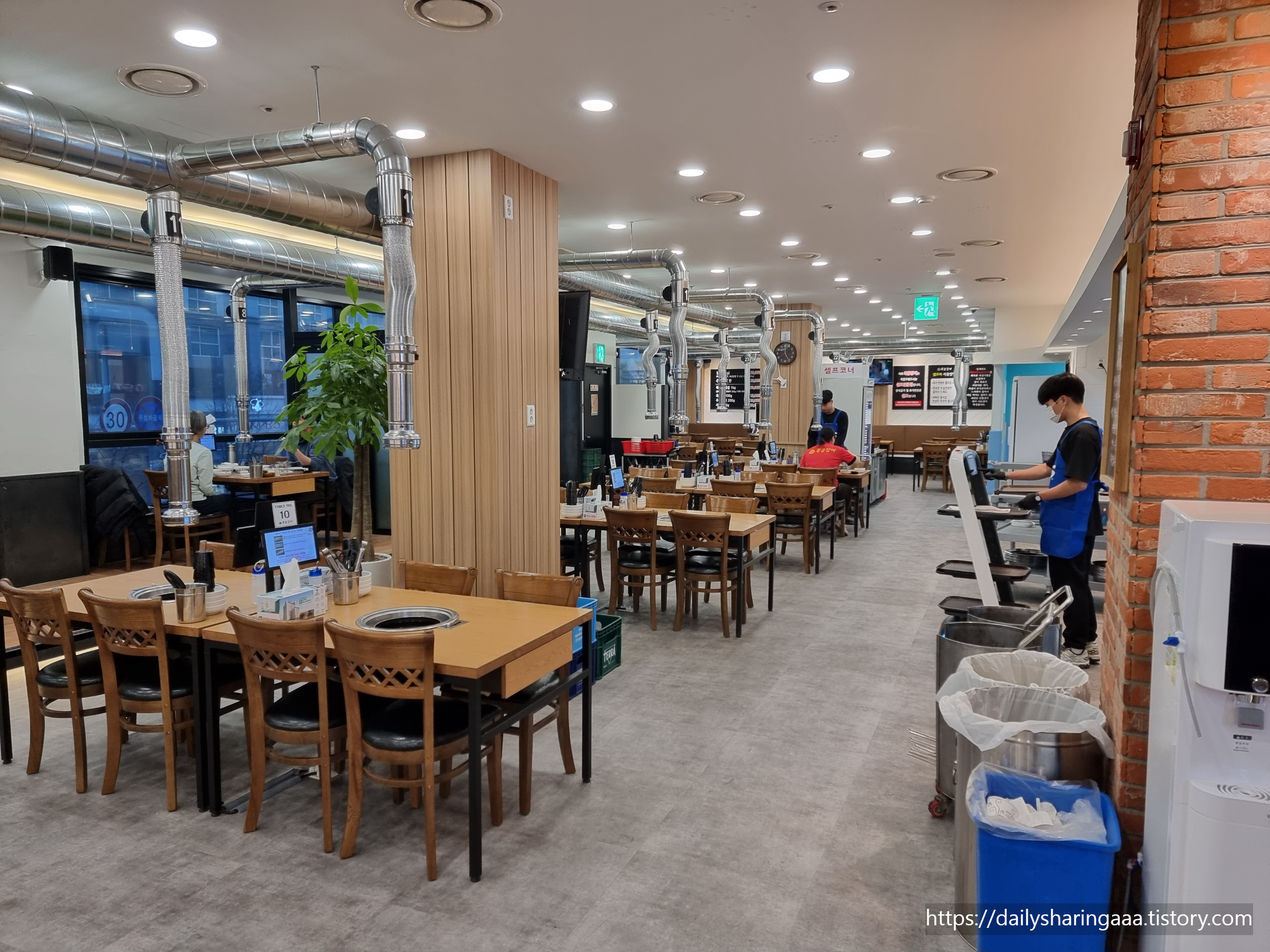 폭풍장어_가게내부5