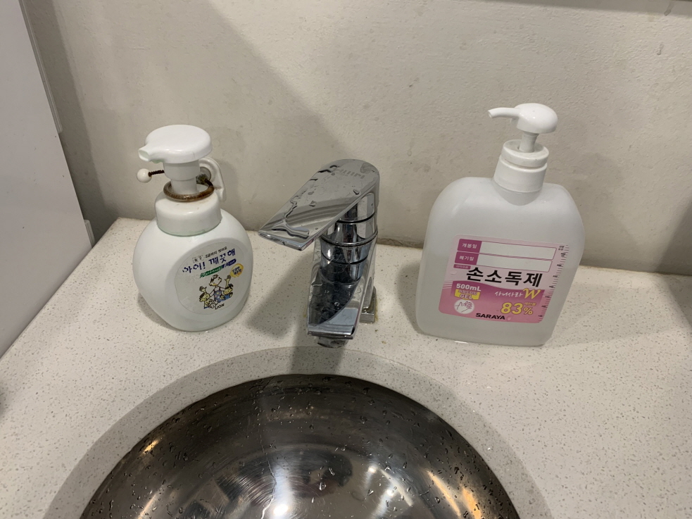 위례스타필드시티-트레이더스-유아휴게실-세면대