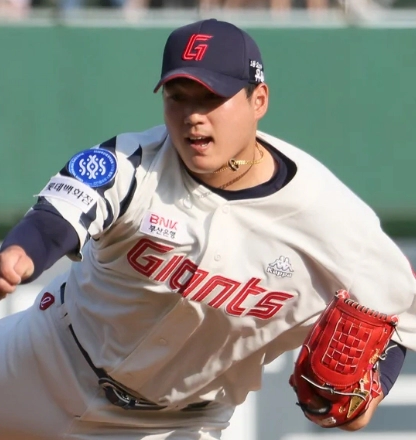 나균안 야구선수 프로필 나이 고향 학력 연봉 와이프 인스타 