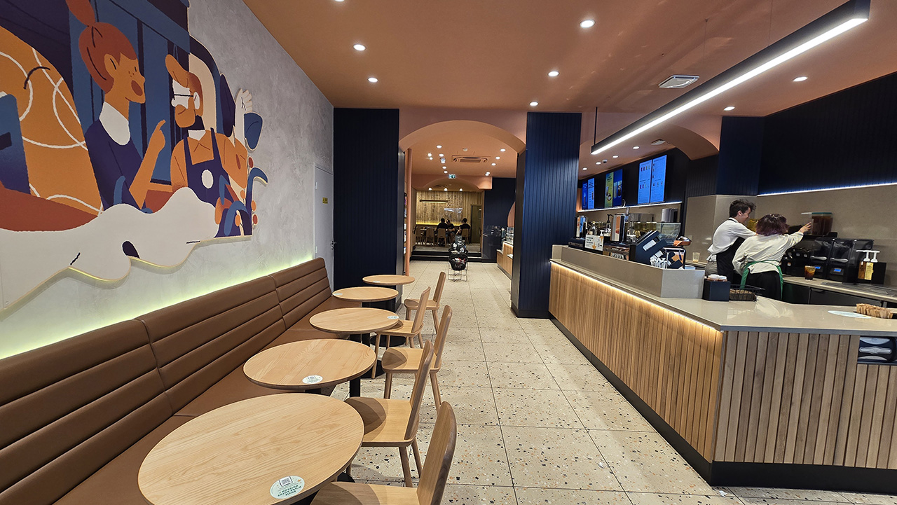 리옹 스타벅스 내부