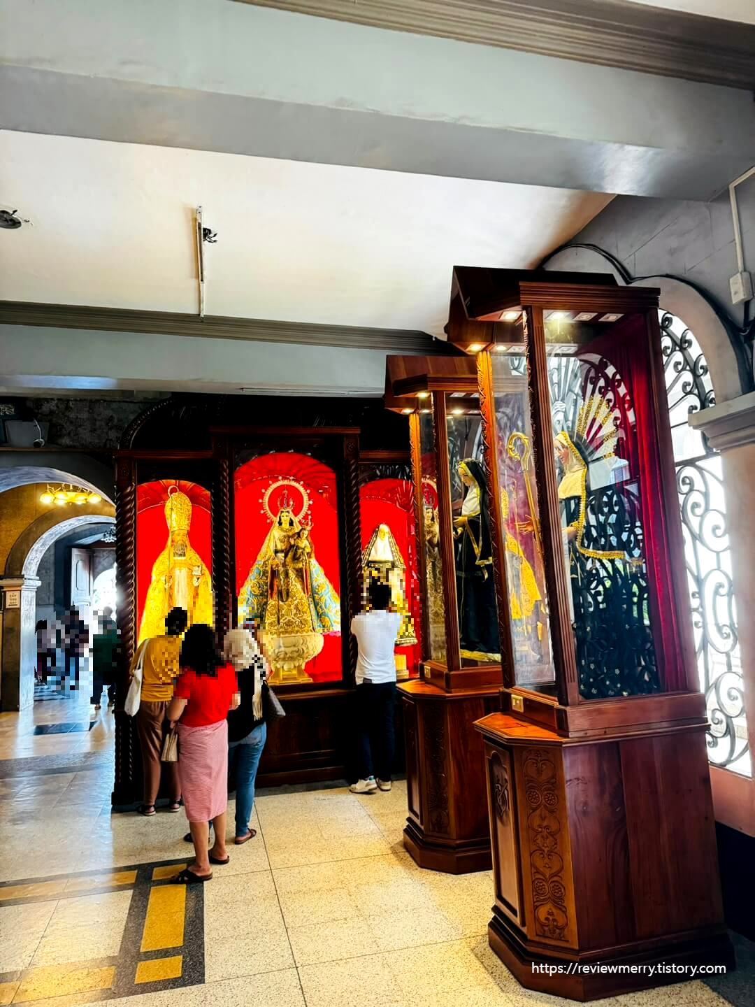 내부 성당 장식