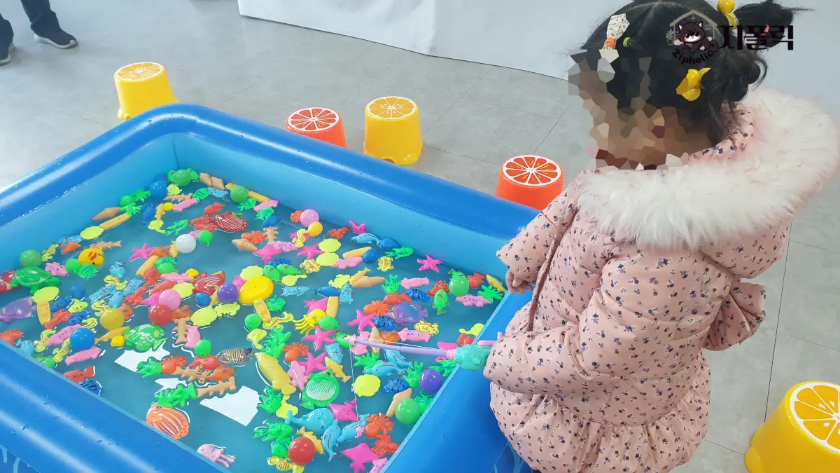 곤충체험전시관-2층-고기잡기중