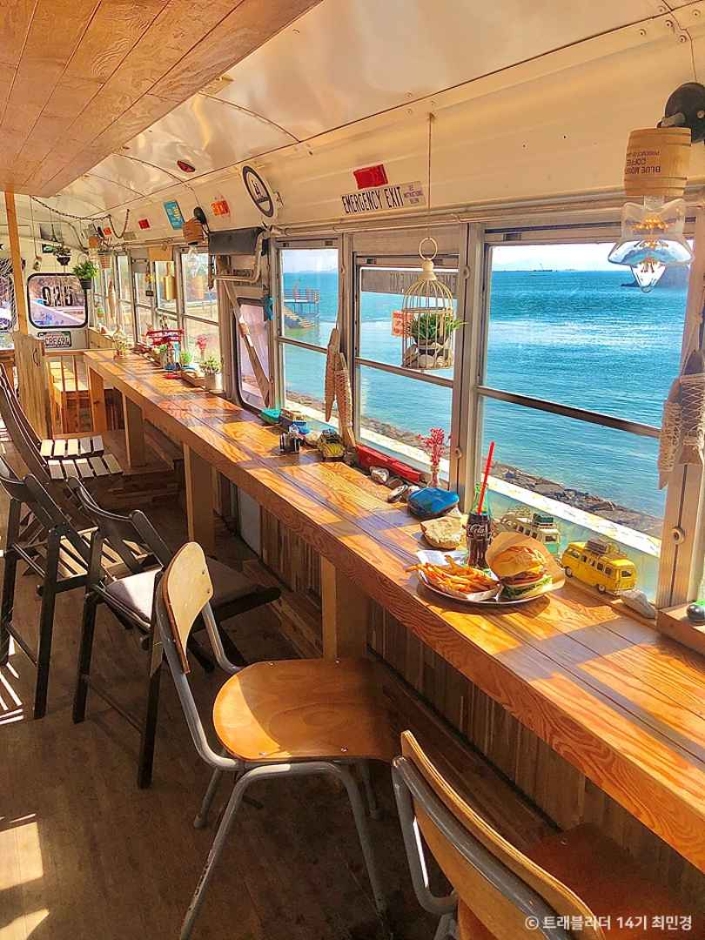 무녀2구마을버스 카페