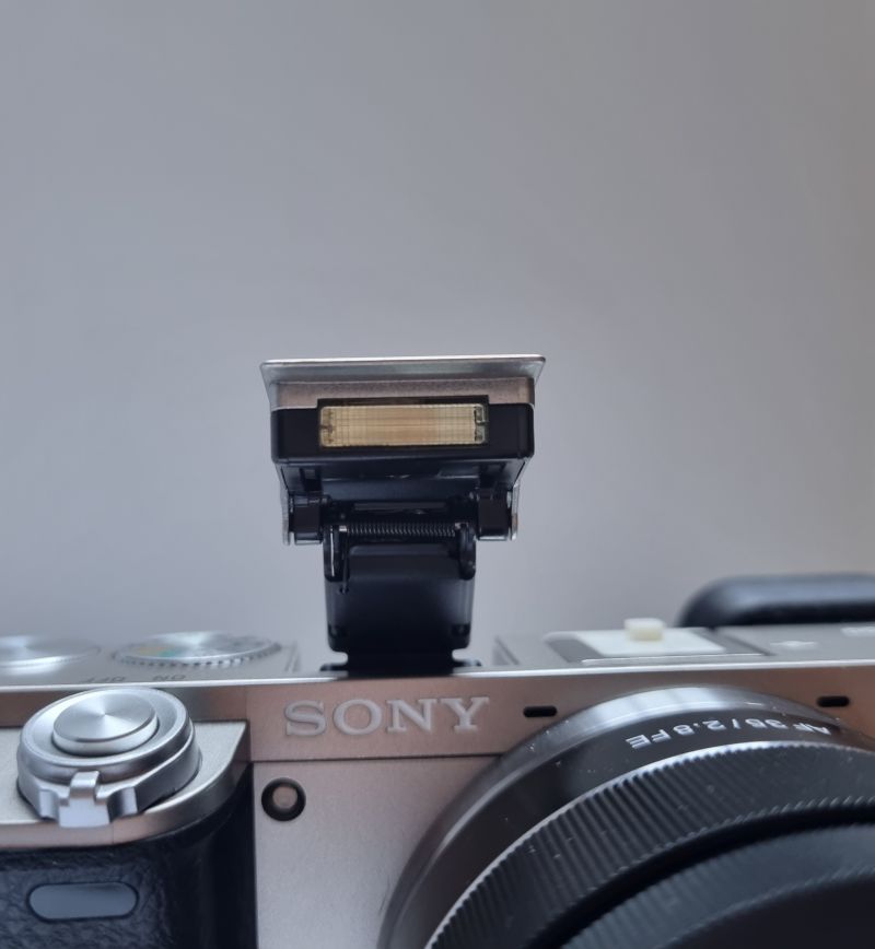소니A6000-플래시