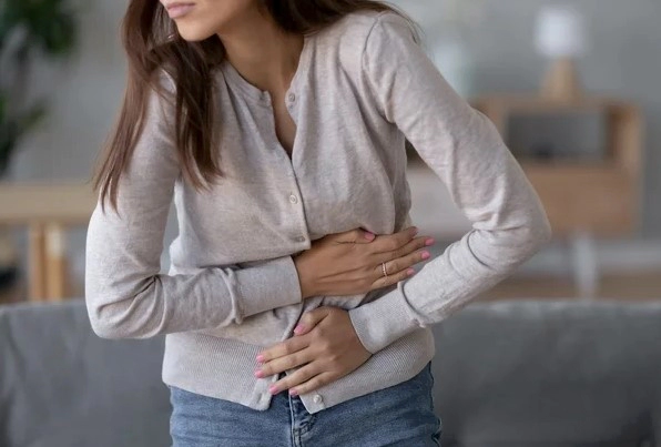 여자 왼쪽 갈비뼈 통증 원인 10가지