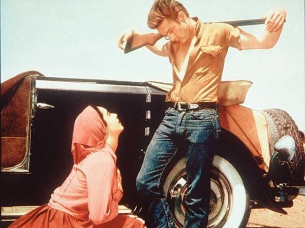 영화 <자이언트>에서 엘리자베스 테일러와 제임스 딘 모습