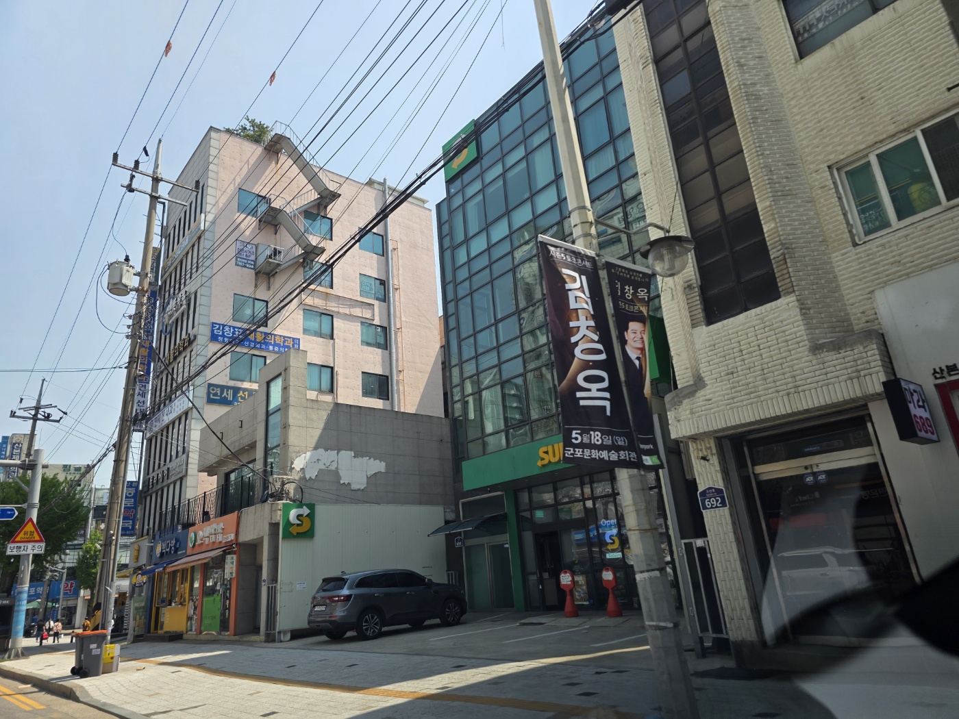 서브웨이 산본 사거리점 주차장 전경