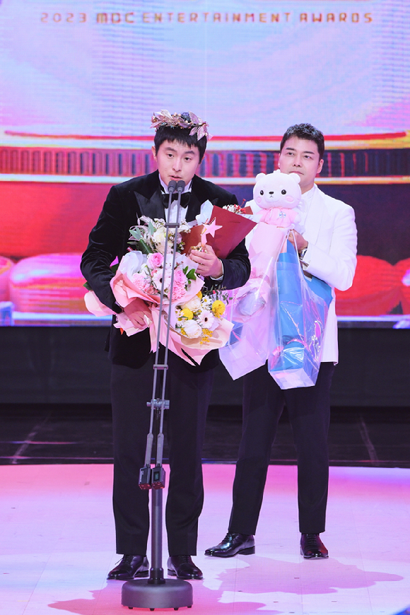 &#39;2023 MBC방송연예대상&#39;에서 기안84가 대상 수상 후 소감을 이야기 하고 있다. [사진=MBC]