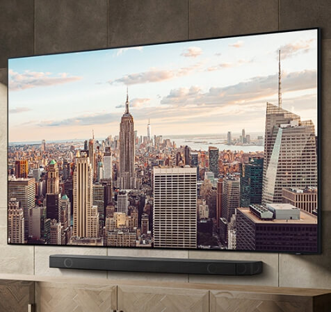 벽에 걸려있는 벽걸이 TV