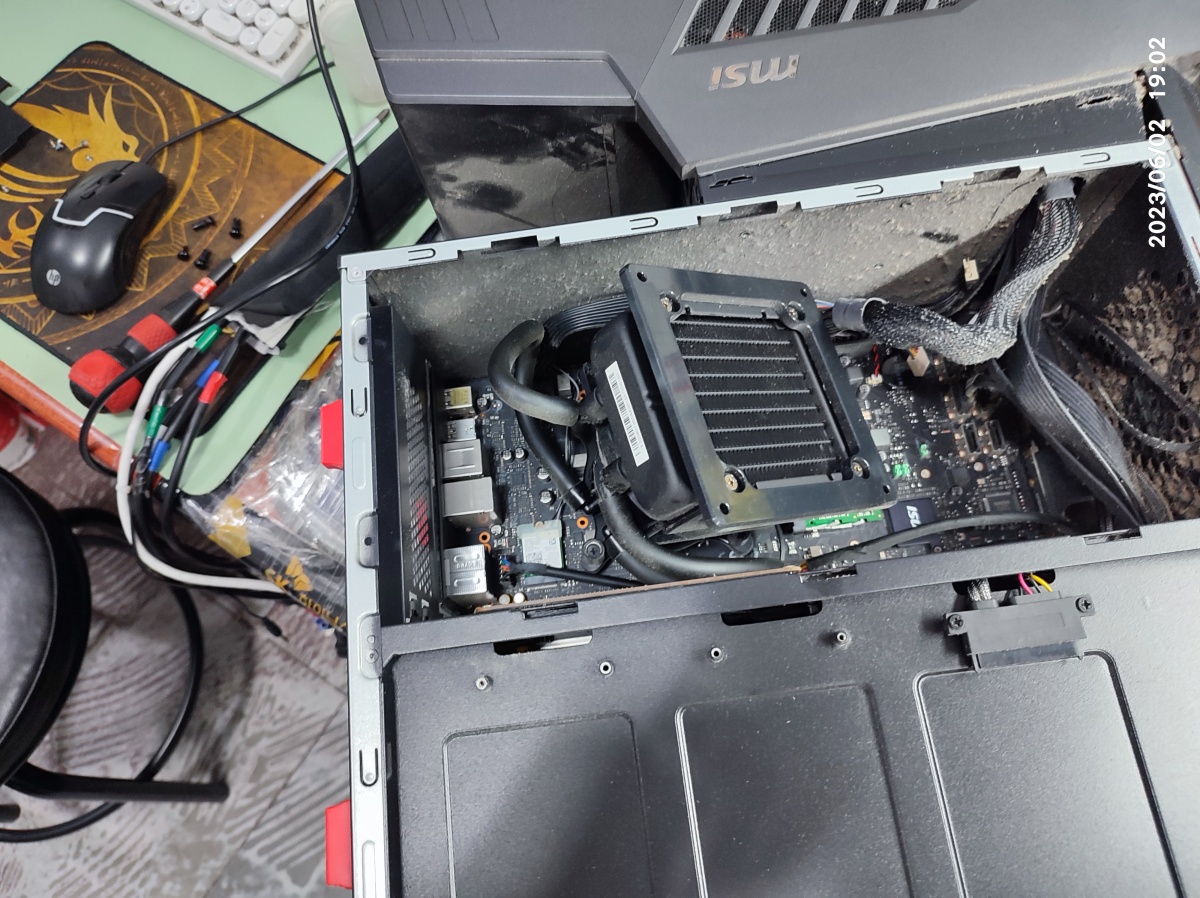 1열 수랭 쿨러 분리 중