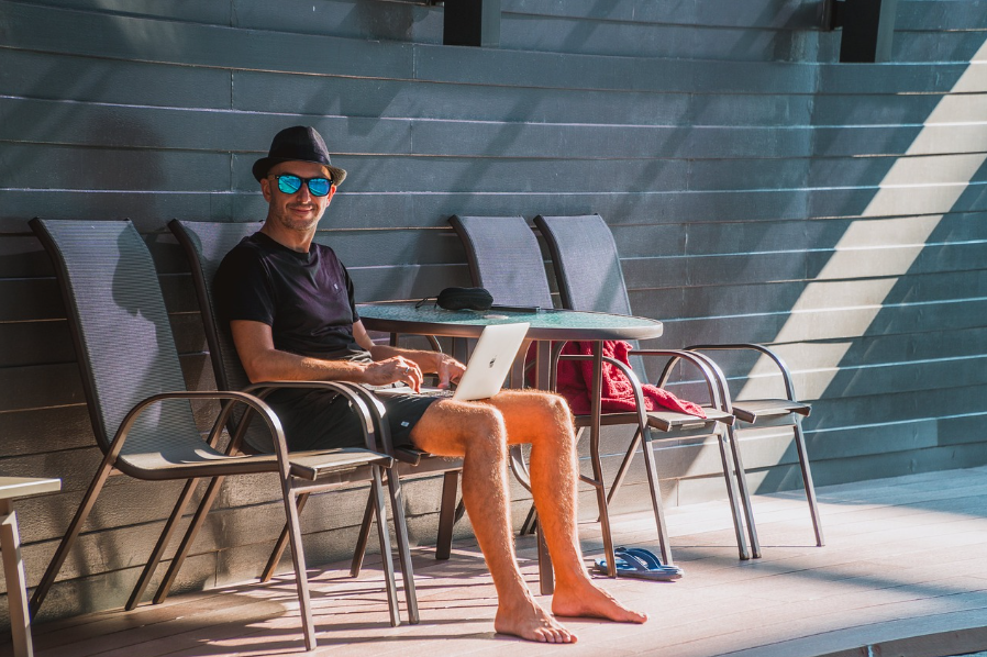 프리랜서의 장점과 단점: 내게 맞는 직업 선택하기